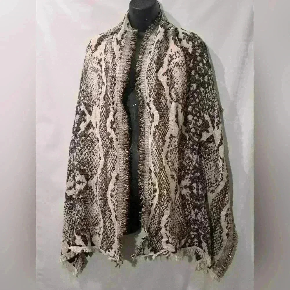 Women's scarf - Picture 4 of 5